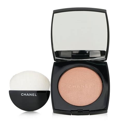 Chanel poudre lumiere highlighting powder